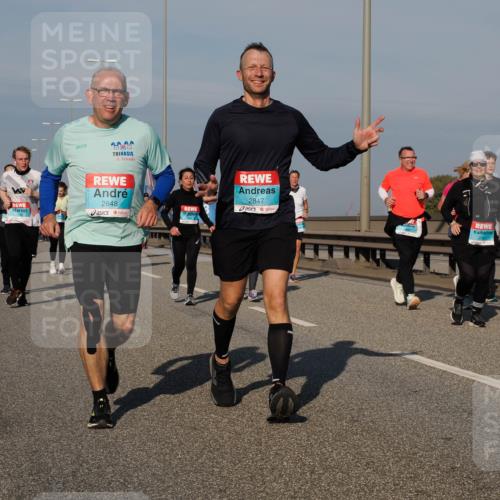 03.10.2025 - Köhlbrandbrückenlauf Fabian Wolf http://msf.ph/oto/9062144 03.10.2025 10:06:05 Position 3 2020, 2848, 2847 meine-sportfotos.de