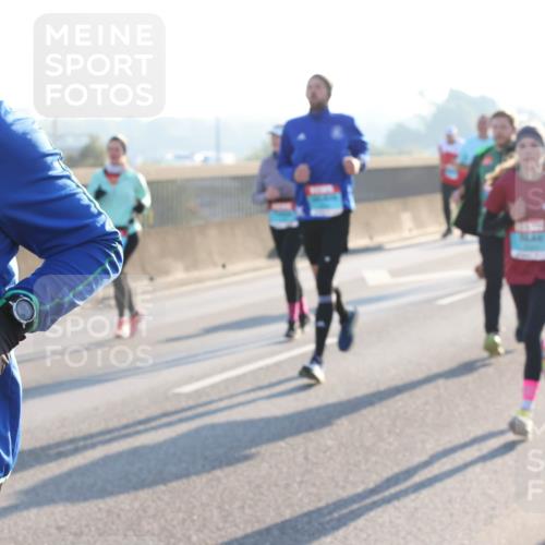 03.10.2025 - Köhlbrandbrückenlauf Lena Gebhardt http://msf.ph/oto/9062149 03.10.2025 09:20:09 Position 1 2 meine-sportfotos.de