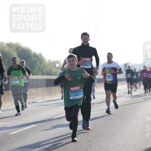03.10.2025 - Köhlbrandbrückenlauf Jannik Wohlers http://msf.ph/oto/9062157 03.10.2025 09:15:20 Position 3 3498, 368 meine-sportfotos.de