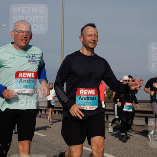 03.10.2025 - Köhlbrandbrückenlauf Fabian Wolf http://msf.ph/oto/9062181 03.10.2025 10:06:06 Position 3 2848, 2847, 2787, 2000 meine-sportfotos.de