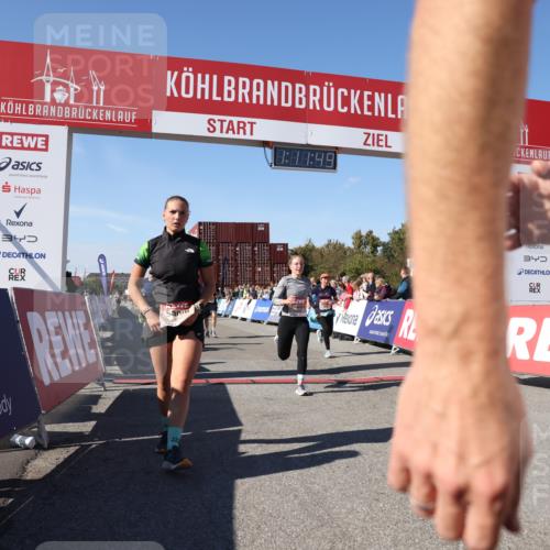 03.10.2025 - Köhlbrandbrückenlauf Lena Gebhardt http://msf.ph/oto/9062183 03.10.2025 13:11:49 Ziel 4100, 4101, 4178, 4353, 4354, 4469, 4568, 4685, 4736, 4782, 5097, 5396, 5426, 5866, 5869, 5937, 6033, 6048, 6049, 6622 meine-sportfotos.de