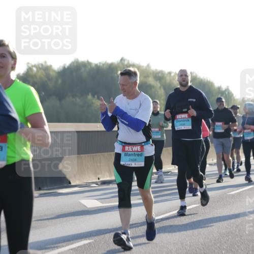 03.10.2025 - Köhlbrandbrückenlauf Jannik Wohlers http://msf.ph/oto/9062209 03.10.2025 09:23:31 Position 3 2404, 2838 meine-sportfotos.de