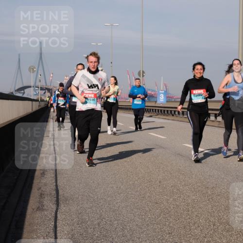 03.10.2025 - Köhlbrandbrückenlauf Fabian Wolf http://msf.ph/oto/9062211 03.10.2025 10:06:07 Position 3 3, 1940 meine-sportfotos.de