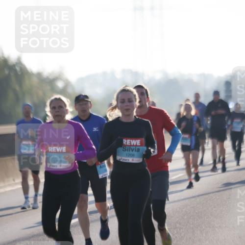 03.10.2025 - Köhlbrandbrückenlauf Jannik Wohlers http://msf.ph/oto/9062214 03.10.2025 09:15:30 Position 3 3766, 8910, 1208 meine-sportfotos.de