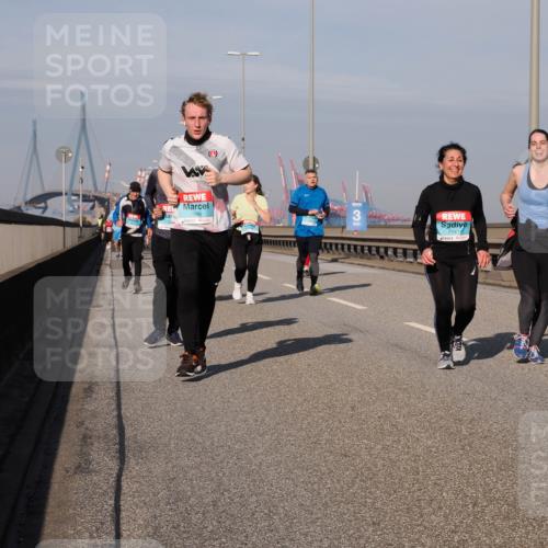 03.10.2025 - Köhlbrandbrückenlauf Fabian Wolf http://msf.ph/oto/9062218 03.10.2025 10:06:08 Position 3 1996, 1940 meine-sportfotos.de