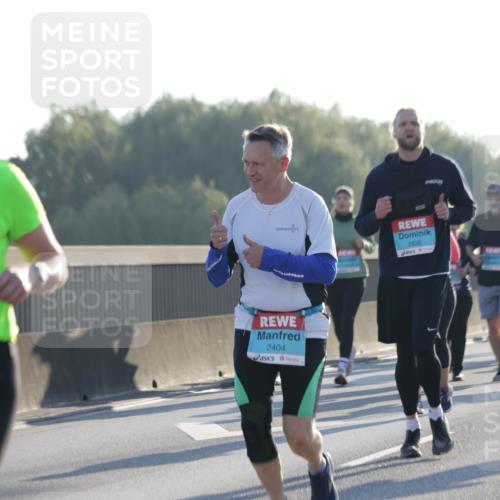 03.10.2025 - Köhlbrandbrückenlauf Jannik Wohlers http://msf.ph/oto/9062220 03.10.2025 09:23:31 Position 3 2404, 2838 meine-sportfotos.de