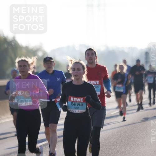 03.10.2025 - Köhlbrandbrückenlauf Jannik Wohlers http://msf.ph/oto/9062226 03.10.2025 09:15:31 Position 3 3766, 1208 meine-sportfotos.de
