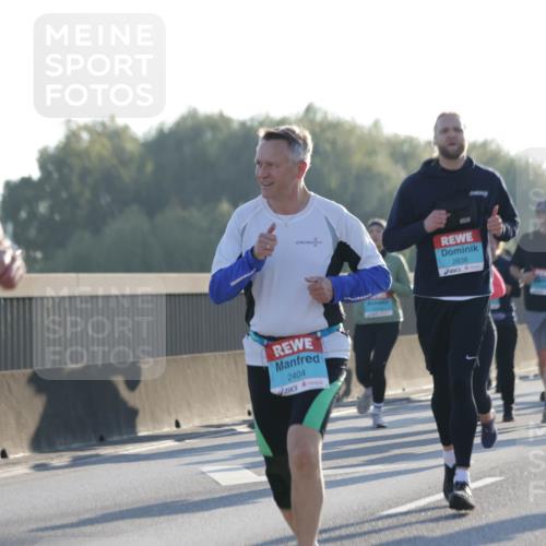 03.10.2025 - Köhlbrandbrückenlauf Jannik Wohlers http://msf.ph/oto/9062232 03.10.2025 09:23:31 Position 3 2404, 2838 meine-sportfotos.de