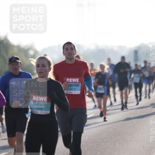 03.10.2025 - Köhlbrandbrückenlauf Jannik Wohlers http://msf.ph/oto/9062243 03.10.2025 09:15:31 Position 3 3766, 1208, 3518 meine-sportfotos.de