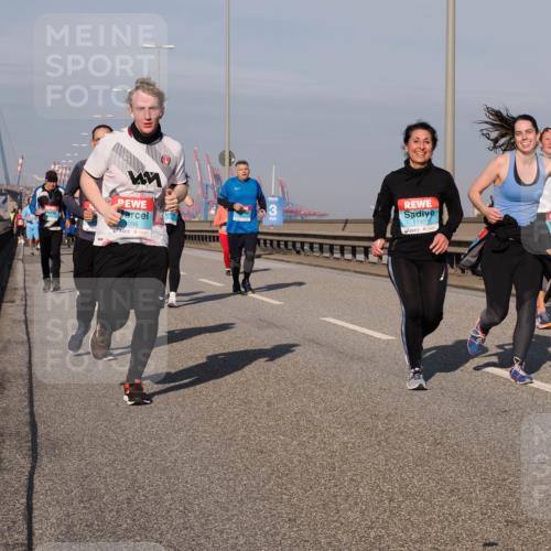 03.10.2025 - Köhlbrandbrückenlauf Fabian Wolf http://msf.ph/oto/9062248 03.10.2025 10:06:08 Position 3 996, 1940 meine-sportfotos.de