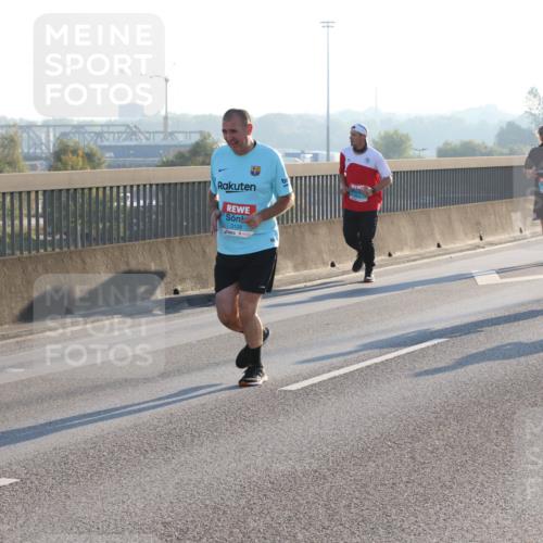 03.10.2025 - Köhlbrandbrückenlauf Lena Gebhardt http://msf.ph/oto/9062249 03.10.2025 09:20:12 Position 1 3128 meine-sportfotos.de