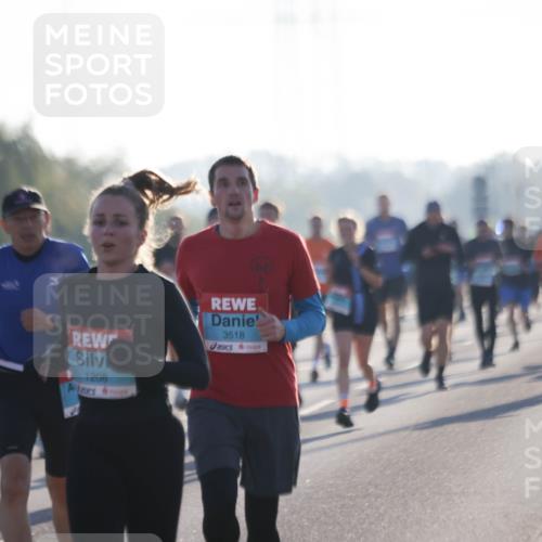 03.10.2025 - Köhlbrandbrückenlauf Jannik Wohlers http://msf.ph/oto/9062256 03.10.2025 09:15:32 Position 3 3766, 1208, 3518 meine-sportfotos.de