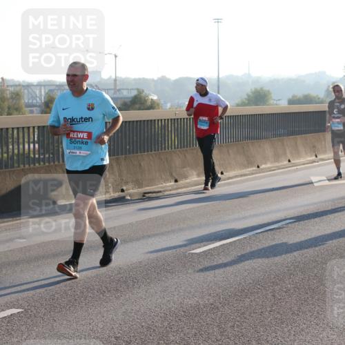 03.10.2025 - Köhlbrandbrückenlauf Lena Gebhardt http://msf.ph/oto/9062264 03.10.2025 09:20:12 Position 1 3128 meine-sportfotos.de