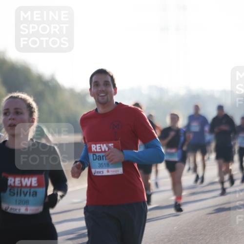03.10.2025 - Köhlbrandbrückenlauf Jannik Wohlers http://msf.ph/oto/9062290 03.10.2025 09:15:32 Position 3 1208, 3518 meine-sportfotos.de