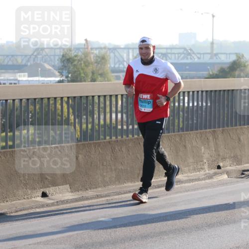 03.10.2025 - Köhlbrandbrückenlauf Lena Gebhardt http://msf.ph/oto/9062300 03.10.2025 09:20:14 Position 1 3615 meine-sportfotos.de