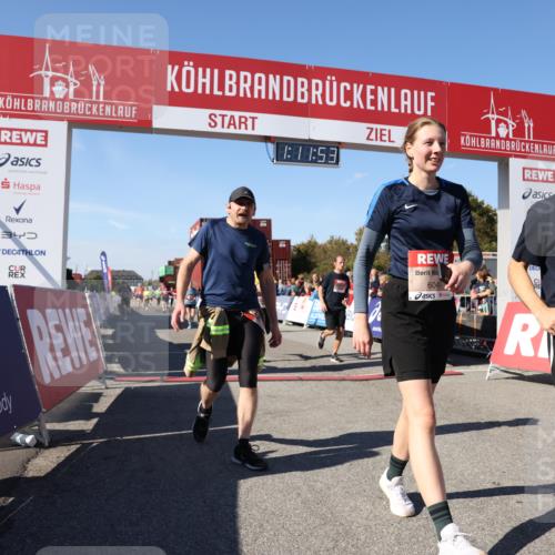 03.10.2025 - Köhlbrandbrückenlauf Lena Gebhardt http://msf.ph/oto/9062306 03.10.2025 13:11:54 Ziel 4100, 4101, 4178, 4353, 4354, 4469, 4685, 5097, 5396, 5426, 5910, 5911, 6033, 6048, 6049, 6622, 6763, 6796 meine-sportfotos.de