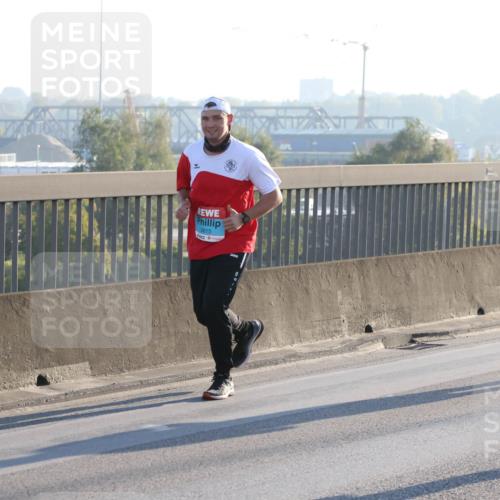 03.10.2025 - Köhlbrandbrückenlauf Lena Gebhardt http://msf.ph/oto/9062315 03.10.2025 09:20:14 Position 1 3615 meine-sportfotos.de