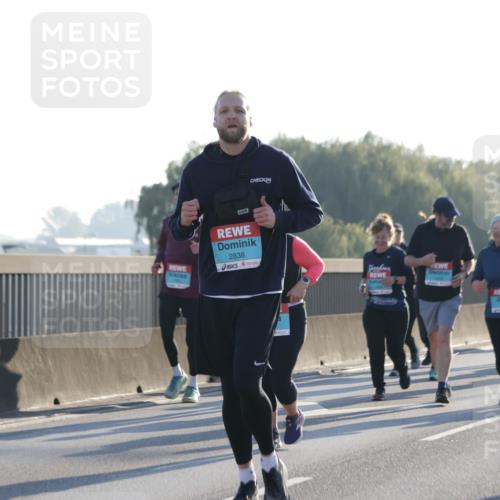 03.10.2025 - Köhlbrandbrückenlauf Jannik Wohlers http://msf.ph/oto/9062317 03.10.2025 09:23:33 Position 3 2838, 025, 1700 meine-sportfotos.de