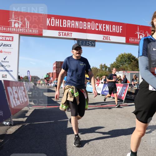03.10.2025 - Köhlbrandbrückenlauf Lena Gebhardt http://msf.ph/oto/9062319 03.10.2025 13:11:54 Ziel 4100, 4101, 4178, 4353, 4354, 4469, 4685, 5097, 5396, 5426, 5910, 5911, 6033, 6048, 6049, 6622, 6763, 6796 meine-sportfotos.de