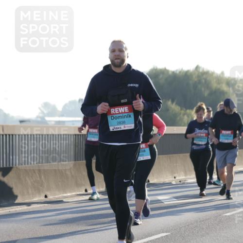 03.10.2025 - Köhlbrandbrückenlauf Jannik Wohlers http://msf.ph/oto/9062335 03.10.2025 09:23:33 Position 3 2838, 829, 202, 1700 meine-sportfotos.de