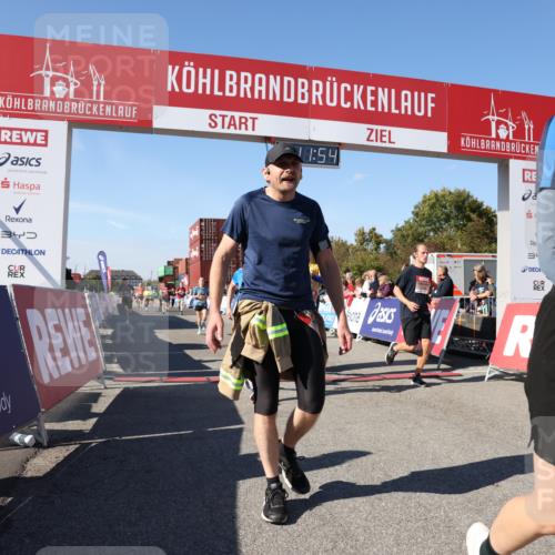 03.10.2025 - Köhlbrandbrückenlauf Lena Gebhardt http://msf.ph/oto/9062336 03.10.2025 13:11:54 Ziel 4100, 4101, 4178, 4353, 4354, 4469, 4685, 5097, 5396, 5426, 5910, 5911, 6033, 6048, 6049, 6622, 6763, 6796 meine-sportfotos.de