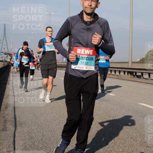 03.10.2025 - Köhlbrandbrückenlauf Fabian Wolf http://msf.ph/oto/9062339 03.10.2025 10:06:11 Position 3 2374, 3132, 3163 meine-sportfotos.de