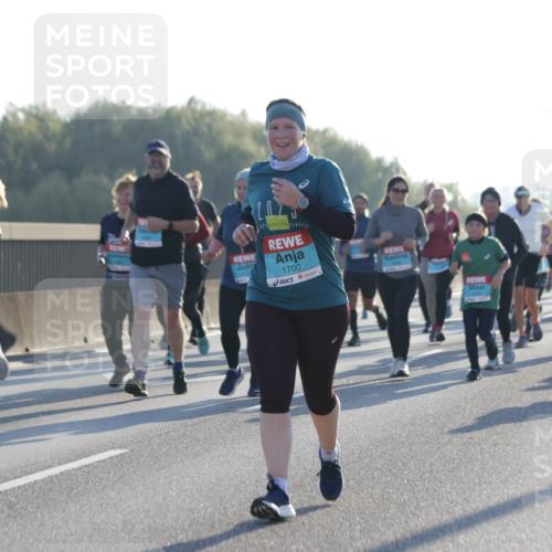 03.10.2025 - Köhlbrandbrückenlauf Jannik Wohlers http://msf.ph/oto/9062345 03.10.2025 09:23:34 Position 3 2829, 1700 meine-sportfotos.de
