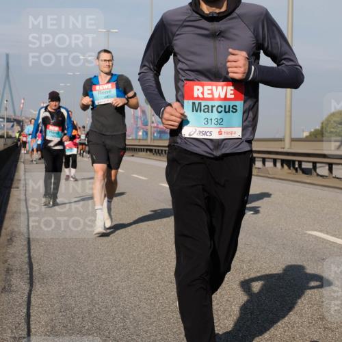 03.10.2025 - Köhlbrandbrückenlauf Fabian Wolf http://msf.ph/oto/9062346 03.10.2025 10:06:11 Position 3 2374, 3132 meine-sportfotos.de