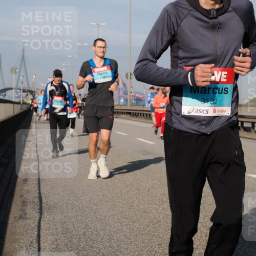 03.10.2025 - Köhlbrandbrückenlauf Fabian Wolf http://msf.ph/oto/9062354 03.10.2025 10:06:11 Position 3 2374, 3132 meine-sportfotos.de