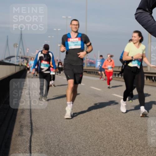 03.10.2025 - Köhlbrandbrückenlauf Fabian Wolf http://msf.ph/oto/9062371 03.10.2025 10:06:12 Position 3  meine-sportfotos.de