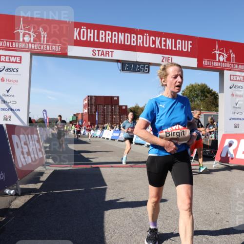 03.10.2025 - Köhlbrandbrückenlauf Lena Gebhardt http://msf.ph/oto/9062372 03.10.2025 13:11:57 Ziel 4100, 4101, 4469, 4685, 5097, 5396, 5426, 5910, 5911, 5927, 6033, 6048, 6049, 6763, 6796 meine-sportfotos.de