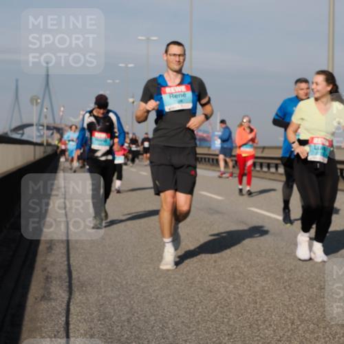 03.10.2025 - Köhlbrandbrückenlauf Fabian Wolf http://msf.ph/oto/9062376 03.10.2025 10:06:12 Position 3  meine-sportfotos.de