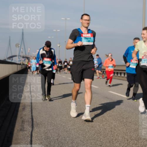 03.10.2025 - Köhlbrandbrückenlauf Fabian Wolf http://msf.ph/oto/9062383 03.10.2025 10:06:12 Position 3  meine-sportfotos.de