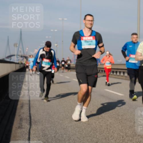 03.10.2025 - Köhlbrandbrückenlauf Fabian Wolf http://msf.ph/oto/9062389 03.10.2025 10:06:12 Position 3  meine-sportfotos.de
