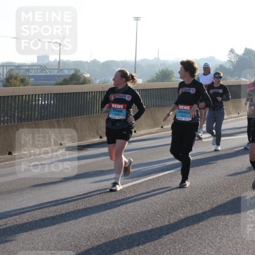 03.10.2025 - Köhlbrandbrückenlauf Lena Gebhardt http://msf.ph/oto/9062404 03.10.2025 09:20:17 Position 1  meine-sportfotos.de