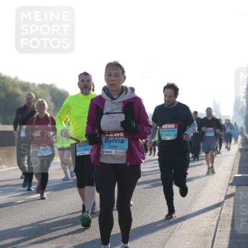 03.10.2025 - Köhlbrandbrückenlauf Jannik Wohlers http://msf.ph/oto/9062412 03.10.2025 09:23:39 Position 3 898, 2362, 3669, 2058 meine-sportfotos.de