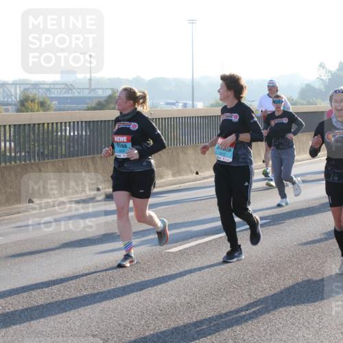 03.10.2025 - Köhlbrandbrückenlauf Lena Gebhardt http://msf.ph/oto/9062414 03.10.2025 09:20:17 Position 1 3006, 3010 meine-sportfotos.de