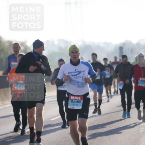 03.10.2025 - Köhlbrandbrückenlauf Jannik Wohlers http://msf.ph/oto/9062441 03.10.2025 09:15:38 Position 3 41, 1116 meine-sportfotos.de