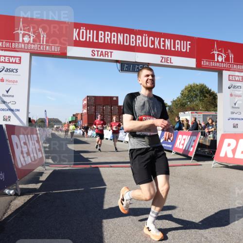 03.10.2025 - Köhlbrandbrückenlauf Lena Gebhardt http://msf.ph/oto/9062456 03.10.2025 13:11:59 Ziel 4100, 4101, 4176, 4685, 5097, 5396, 5426, 5856, 5910, 5911, 5927, 6033, 6048, 6049, 6184, 6763, 6796 meine-sportfotos.de