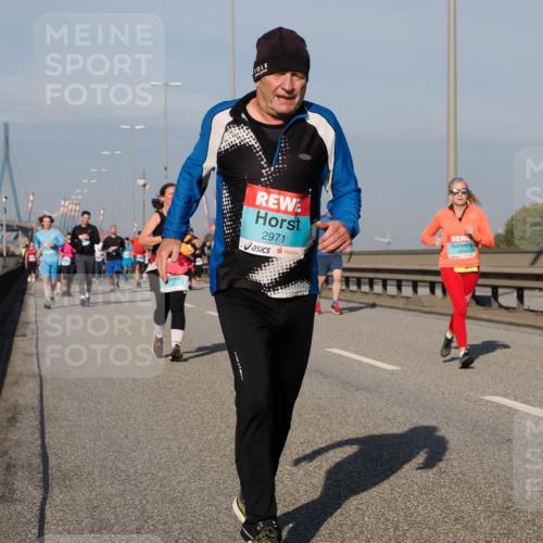 03.10.2025 - Köhlbrandbrückenlauf Fabian Wolf http://msf.ph/oto/9062467 03.10.2025 10:06:15 Position 3 2971 meine-sportfotos.de
