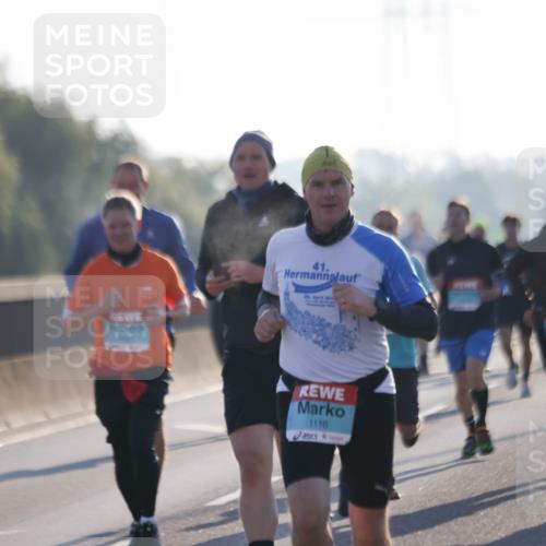 03.10.2025 - Köhlbrandbrückenlauf Jannik Wohlers http://msf.ph/oto/9062470 03.10.2025 09:15:39 Position 3 41, 29, 201, 1116 meine-sportfotos.de