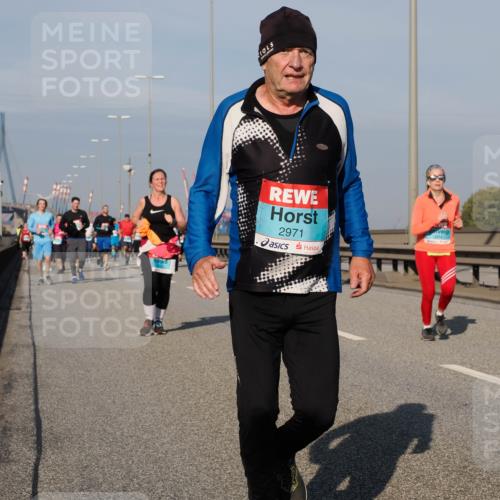 03.10.2025 - Köhlbrandbrückenlauf Fabian Wolf http://msf.ph/oto/9062474 03.10.2025 10:06:15 Position 3 2971 meine-sportfotos.de