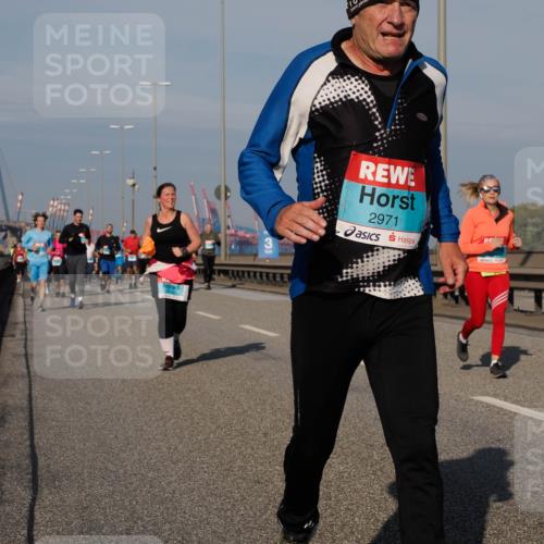03.10.2025 - Köhlbrandbrückenlauf Fabian Wolf http://msf.ph/oto/9062480 03.10.2025 10:06:15 Position 3 2971 meine-sportfotos.de