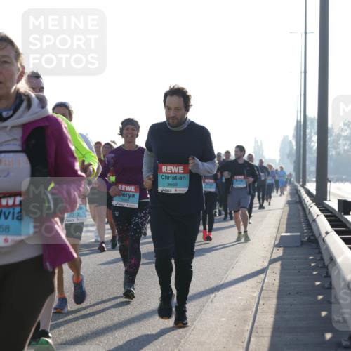 03.10.2025 - Köhlbrandbrückenlauf Jannik Wohlers http://msf.ph/oto/9062488 03.10.2025 09:23:40 Position 3 2058, 2319, 1001, 3669 meine-sportfotos.de