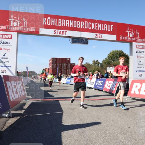 03.10.2025 - Köhlbrandbrückenlauf Lena Gebhardt http://msf.ph/oto/9062501 03.10.2025 13:12:02 Ziel 4100, 4101, 4176, 4468, 4685, 5396, 5426, 5856, 5910, 5911, 5927, 6184, 6763, 6796 meine-sportfotos.de