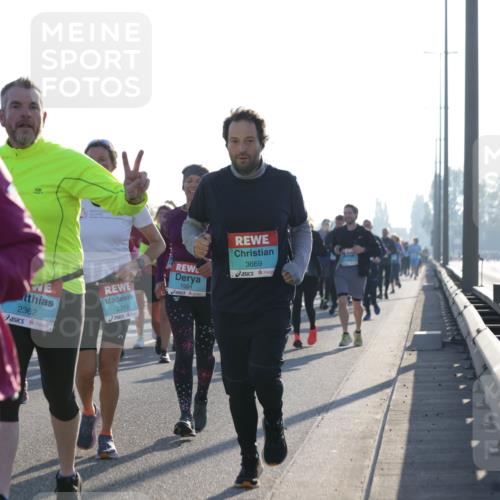 03.10.2025 - Köhlbrandbrückenlauf Jannik Wohlers http://msf.ph/oto/9062511 03.10.2025 09:23:41 Position 3 58, 2362, 2319, 1001, 3669 meine-sportfotos.de