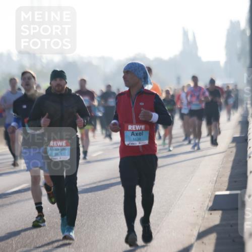 03.10.2025 - Köhlbrandbrückenlauf Jannik Wohlers http://msf.ph/oto/9062517 03.10.2025 09:15:42 Position 3 1000, 2959, 1134 meine-sportfotos.de