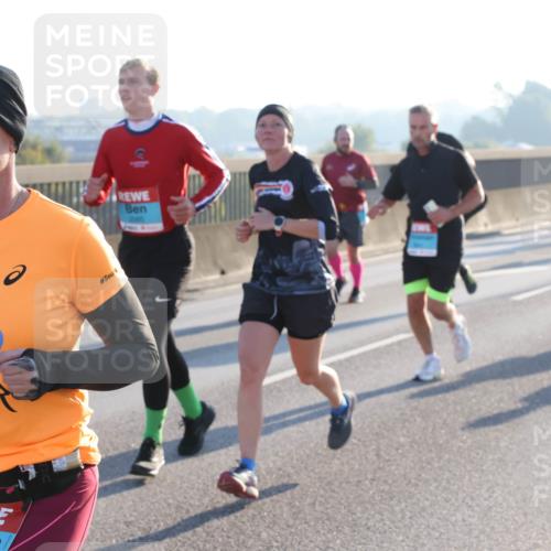 03.10.2025 - Köhlbrandbrückenlauf Lena Gebhardt http://msf.ph/oto/9062524 03.10.2025 09:20:20 Position 1  meine-sportfotos.de