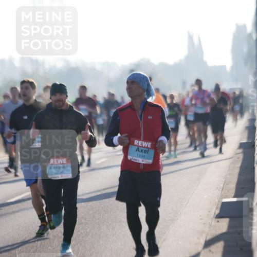 03.10.2025 - Köhlbrandbrückenlauf Jannik Wohlers http://msf.ph/oto/9062533 03.10.2025 09:15:42 Position 3 1141, 2959, 1134 meine-sportfotos.de