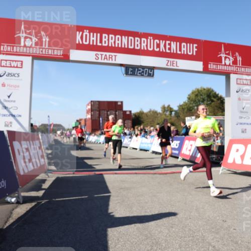 03.10.2025 - Köhlbrandbrückenlauf Lena Gebhardt http://msf.ph/oto/9062563 03.10.2025 13:12:05 Ziel 4100, 4101, 4176, 4305, 4468, 4474, 5856, 5910, 5911, 5927, 6121, 6184, 6763, 6796 meine-sportfotos.de